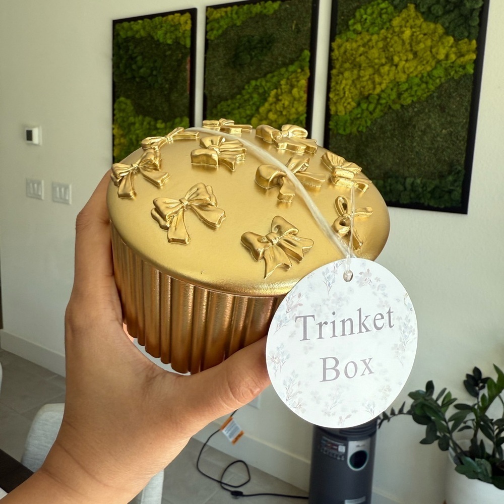 Gold Bow Trinket Box BNWT - Picture 2 of 3